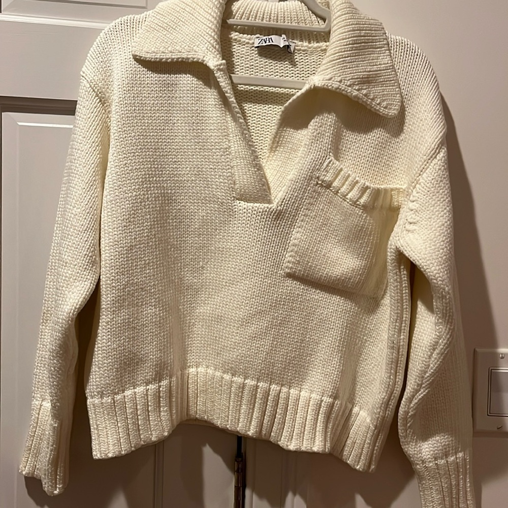 Zara v-neck knit sweater with collar